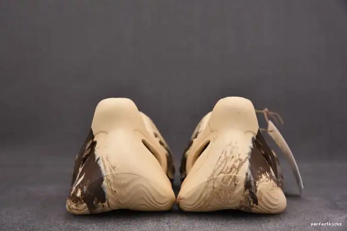GX8774 Foam RNNR Adidas Yeezy Clay Cream MX 0523